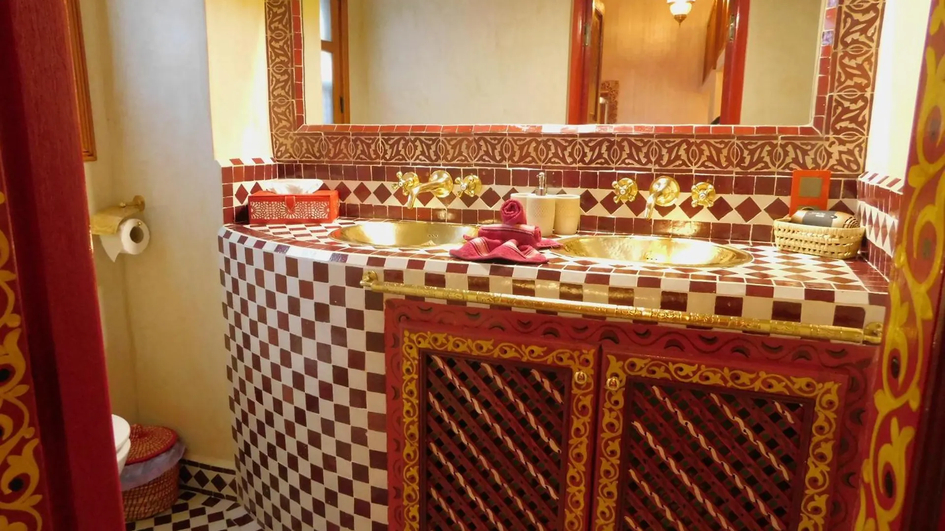 Riad La Perle Rouge مراكش